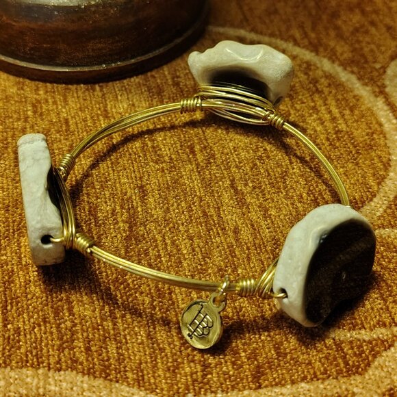 Bourbon & Boweties Gold Plated Wire Wrapped Black White Stone Bangle Bracelet - Picture 1 of 6